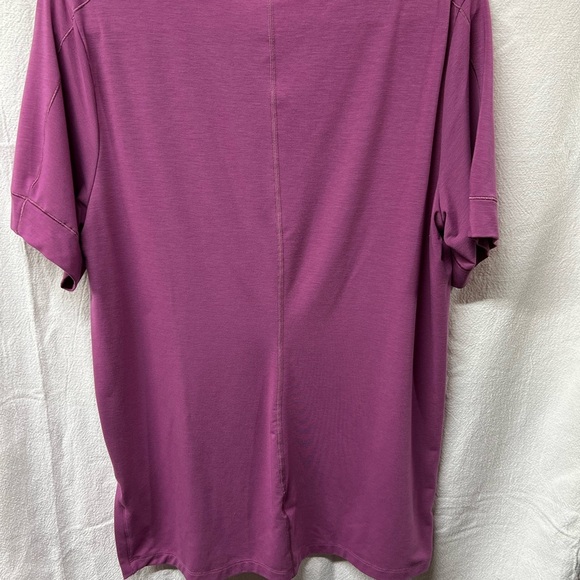 Nike Drifit Yoga Purple Short Sleeve Tee Relaxed Fit - Picture 2 of 3